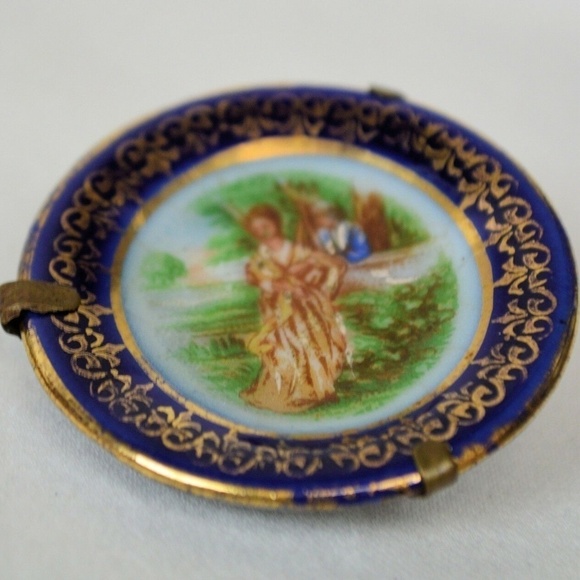 Vintage Hand Painted Fragonard Limoges Brooch - Picture 2 of 4